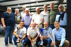 Foto-di-gruppo-delle-squadre-Vecchie-Glorie-premiate